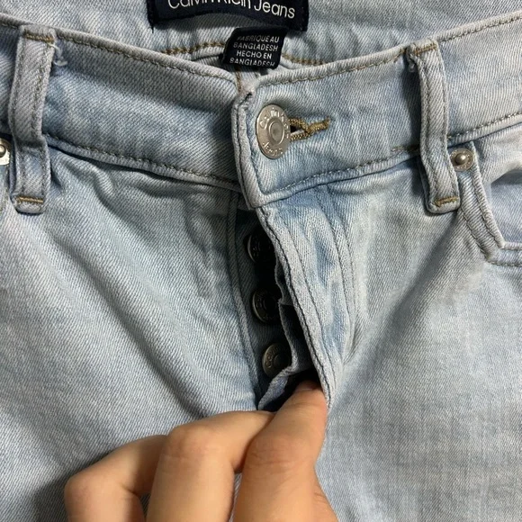 Calvin‎ Klein Ripped Skinny  Jeans - Picture 2 of 4